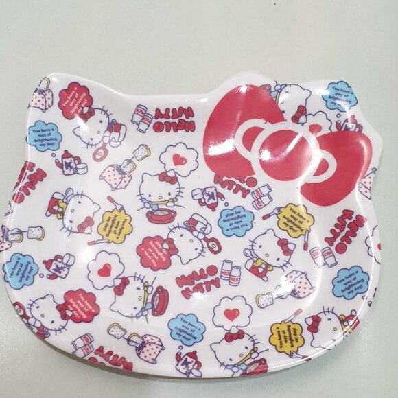 Hello Kitty With Apple Red White Melamine Small Plastic Plate 6 By 5 Inches Gift - Picture 3 of 4